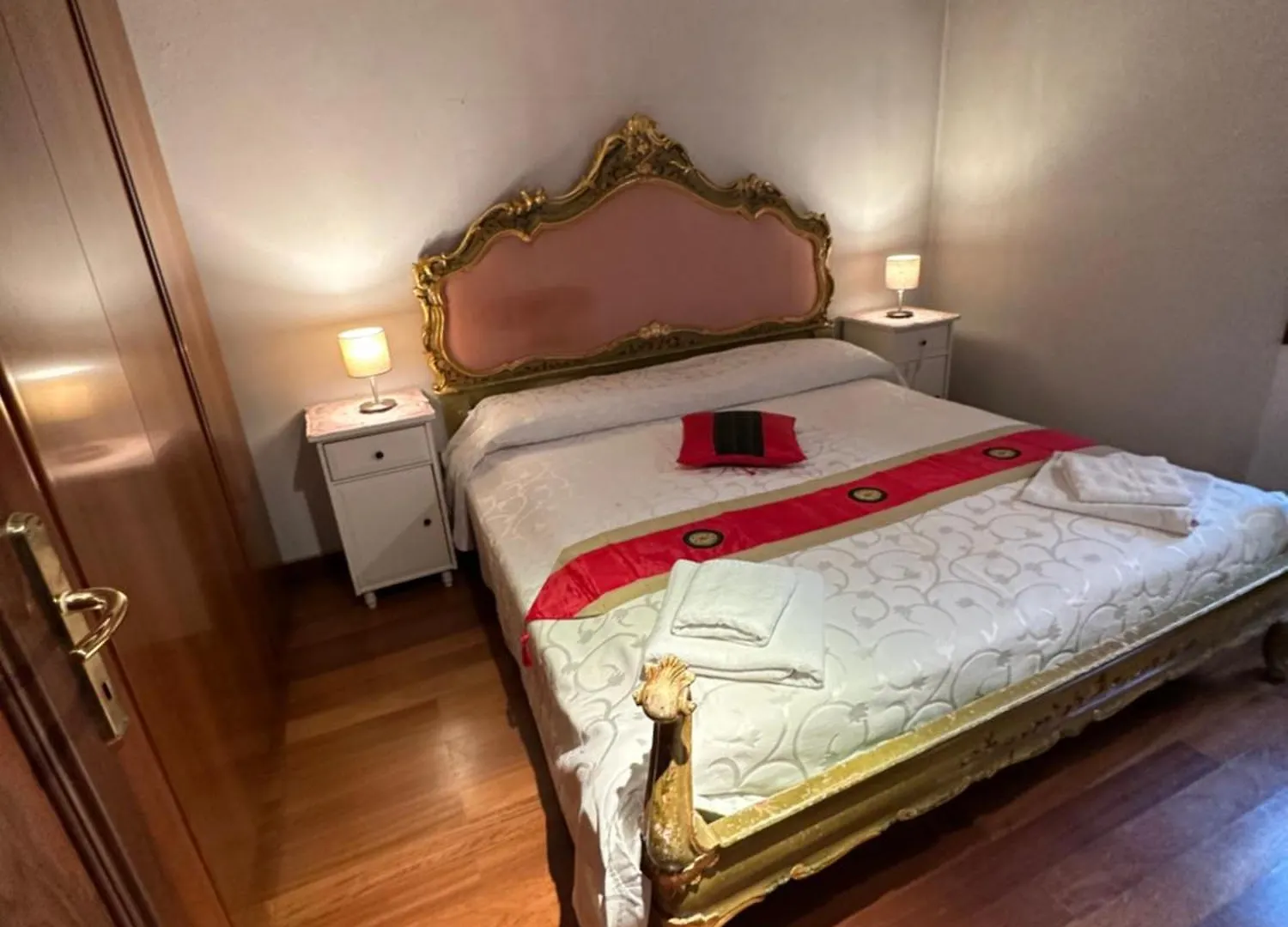 1 Ca'Del Traghetto Family Apartment Venice Italy